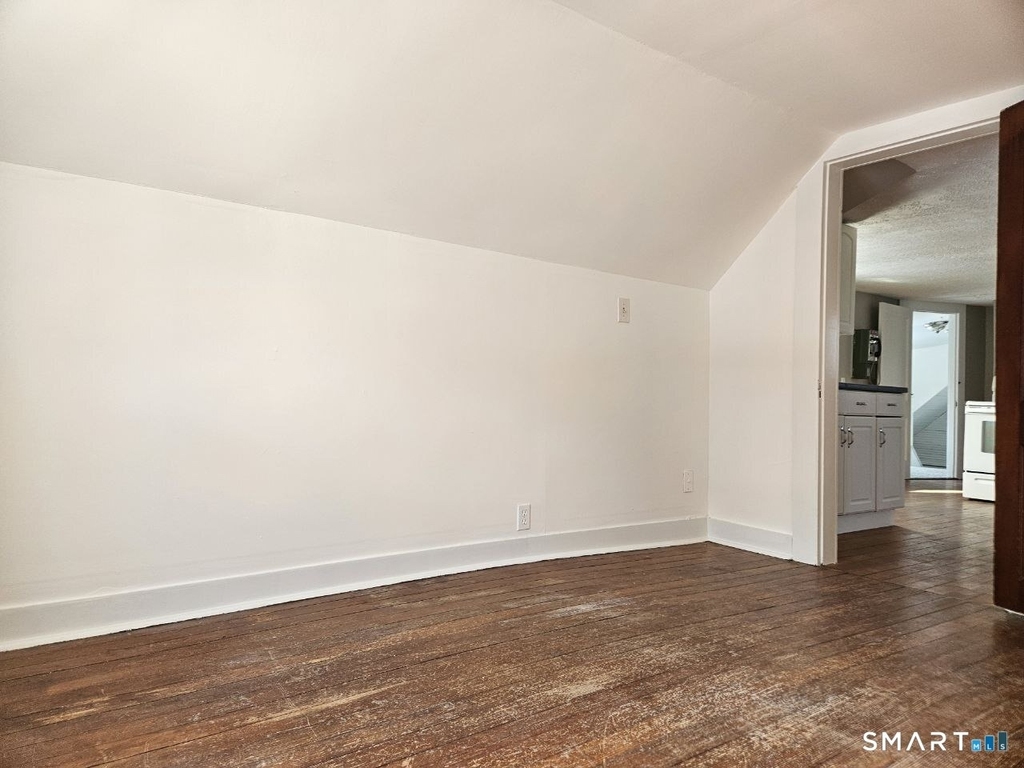 21 Sigourney Street - Photo 8