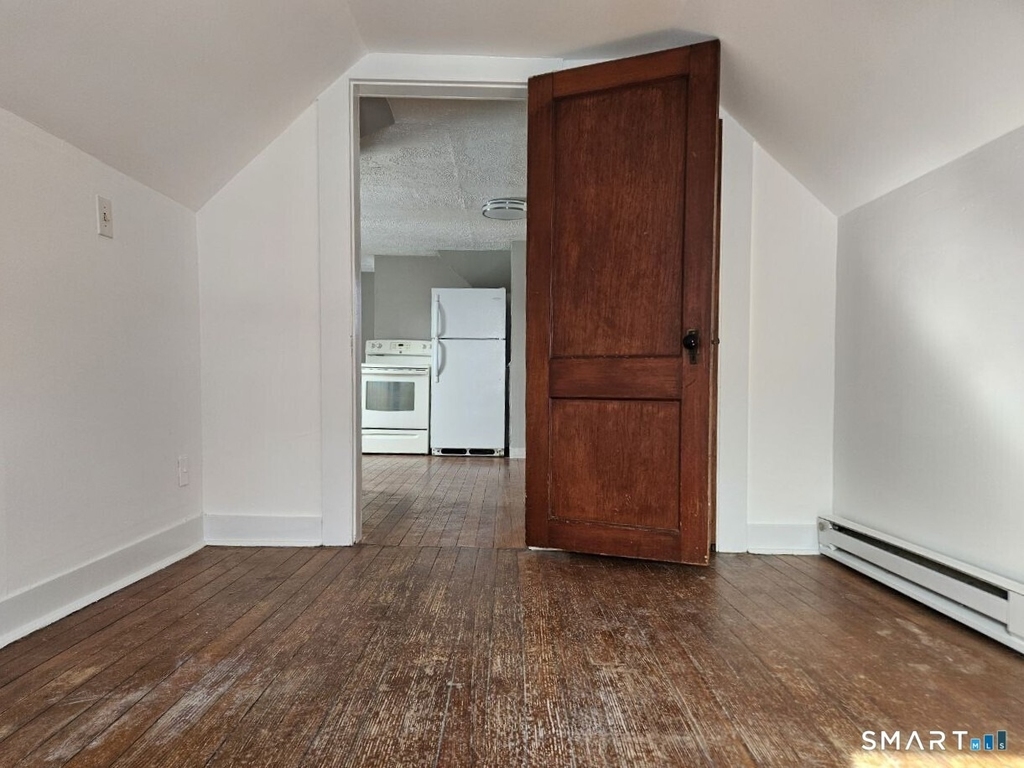 21 Sigourney Street - Photo 7