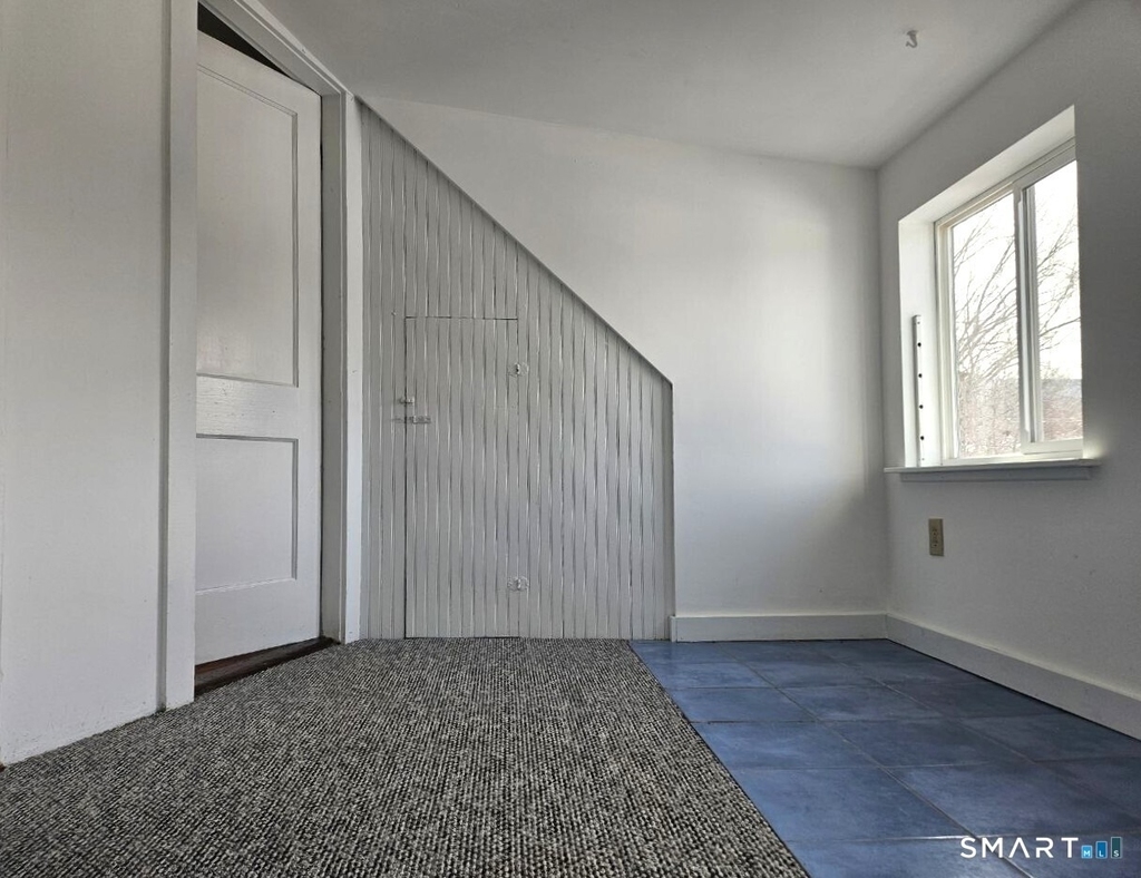 21 Sigourney Street - Photo 0
