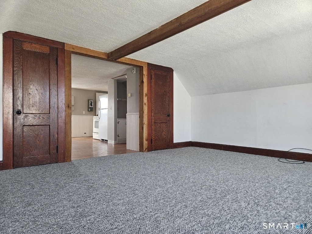 21 Sigourney Street - Photo 18
