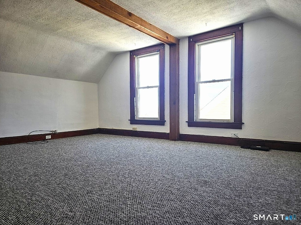 21 Sigourney Street - Photo 15