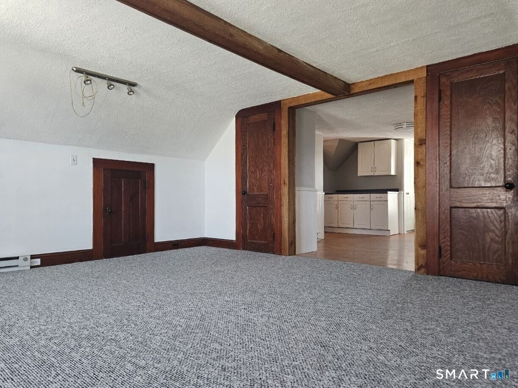 21 Sigourney Street - Photo 17