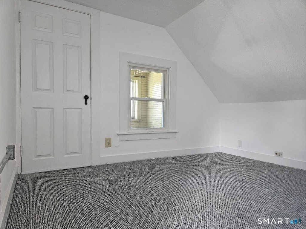 21 Sigourney Street - Photo 11
