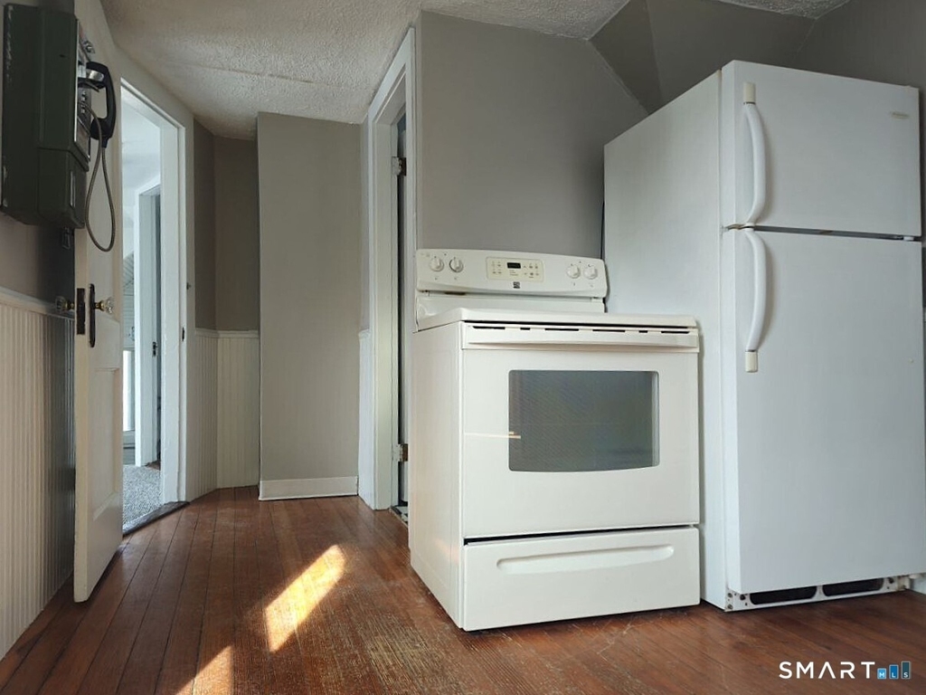 21 Sigourney Street - Photo 22