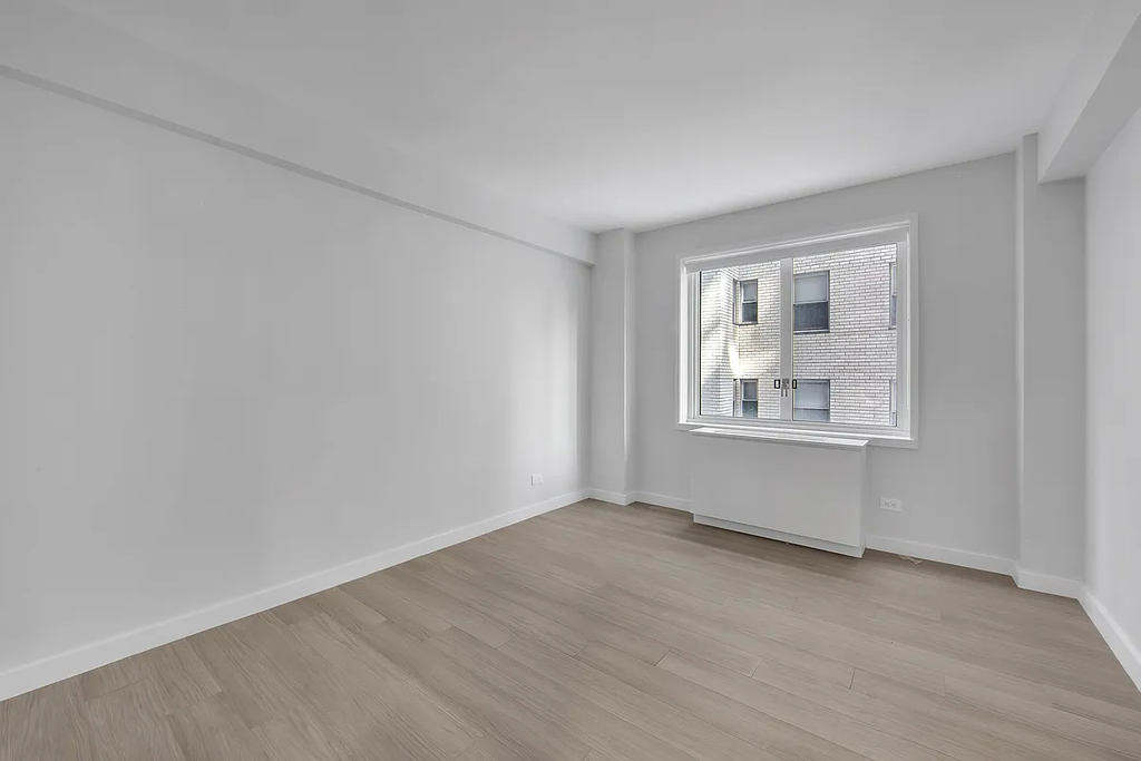 Copy of 165 East 66th Street, Unit 16a - Photo 8