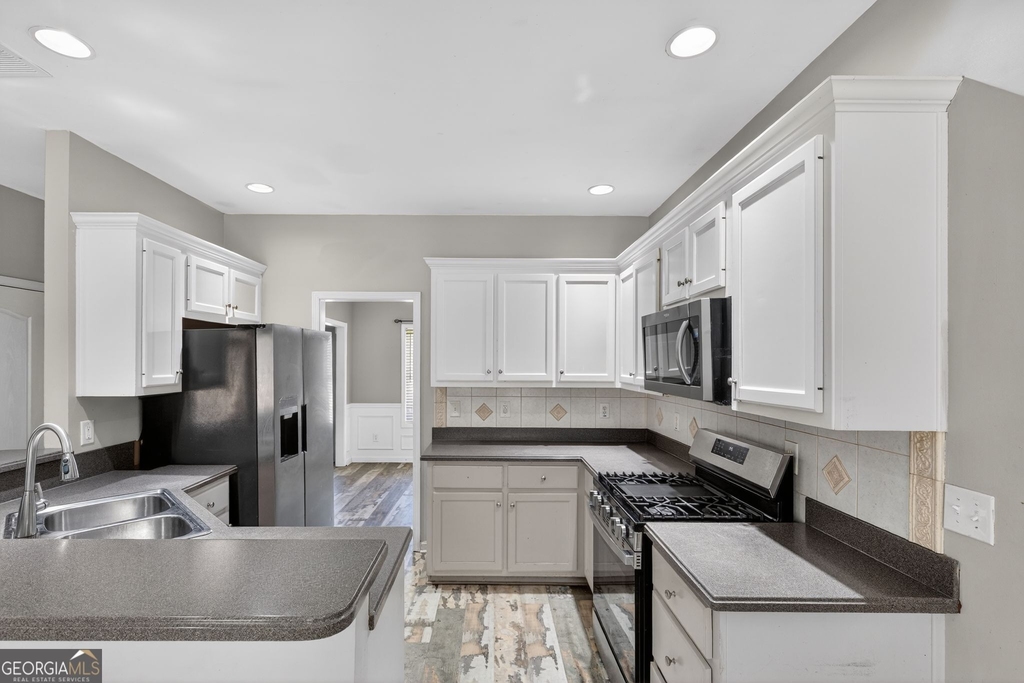 1136 Mason Lee Avenue - Photo 17