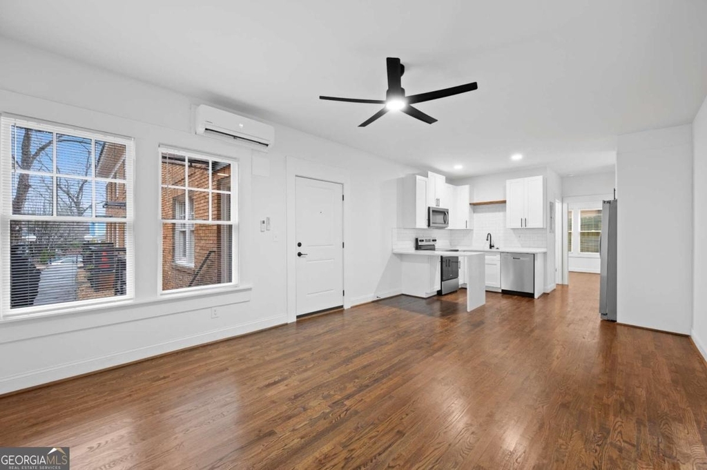 405 4th Street Ne - Photo 3