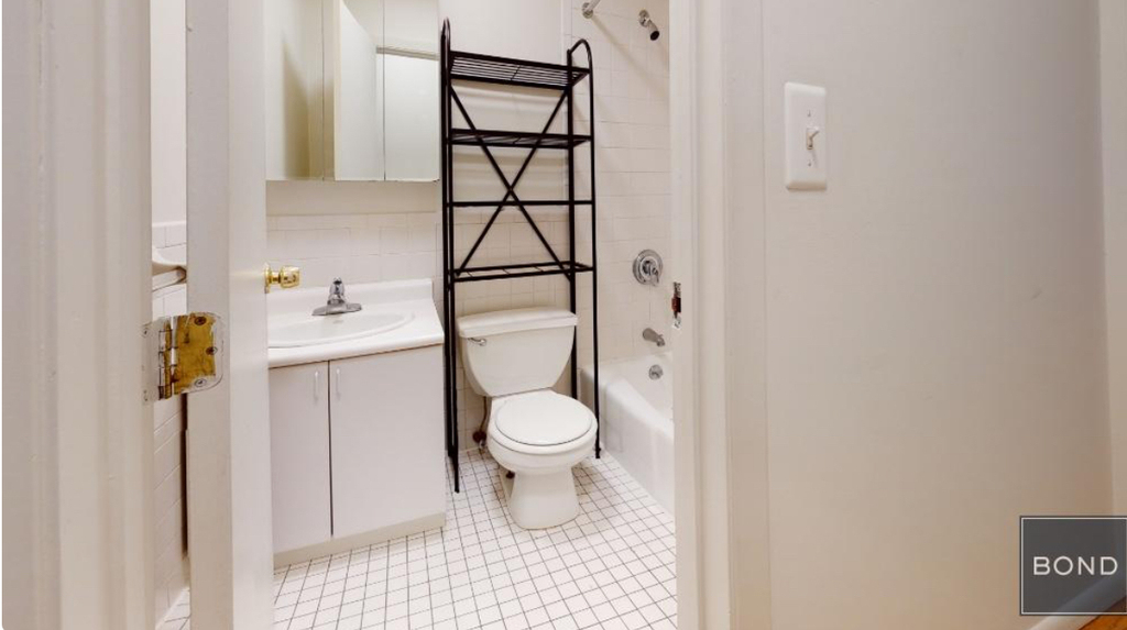 East 85th  Street - Photo 3