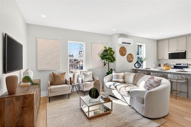 439 W 9th Street - Photo 1