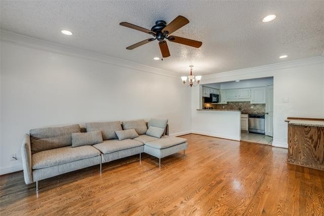 5325 Fleetwood Oaks Avenue - Photo 2