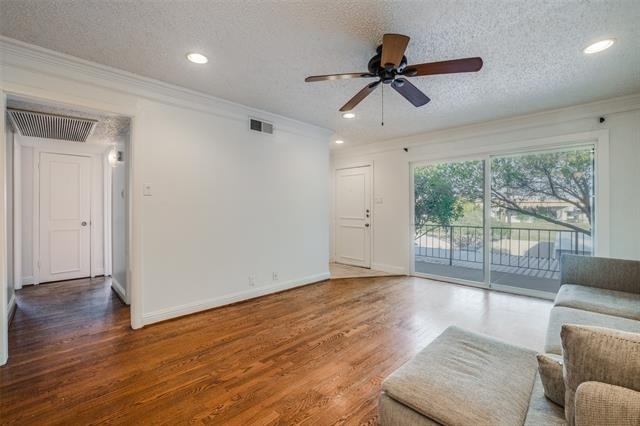 5325 Fleetwood Oaks Avenue - Photo 1