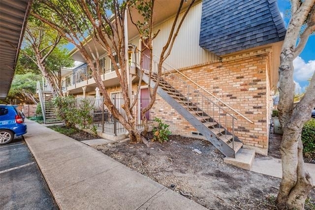 5325 Fleetwood Oaks Avenue - Photo 10