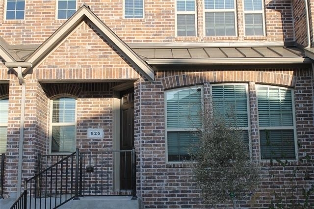 825 Ben Lane - Photo 0
