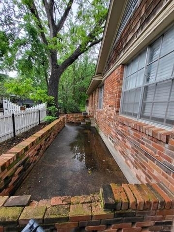 1006 W Lamar Street - Photo 2