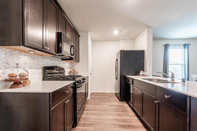 771 Bayonet Street - Photo 2