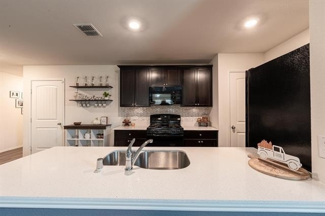 771 Bayonet Street - Photo 4