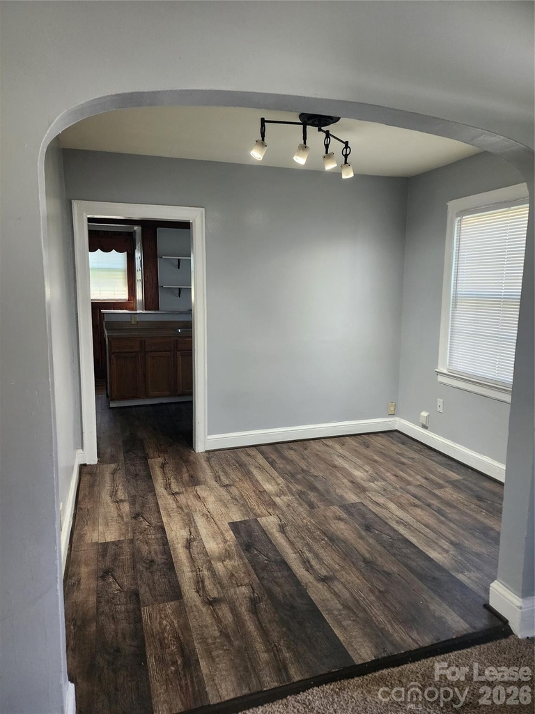 3024 Parkway Avenue - Photo 5