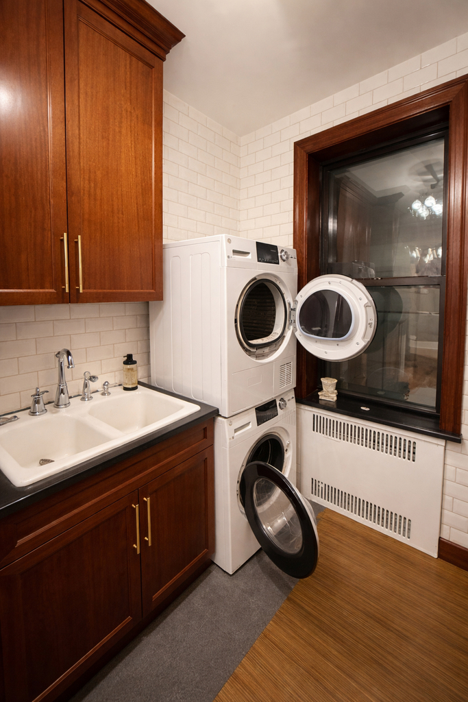 East 54th Street - Photo 10
