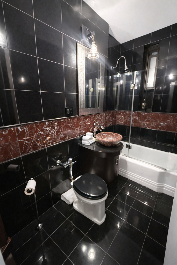 East 54th Street - Photo 18