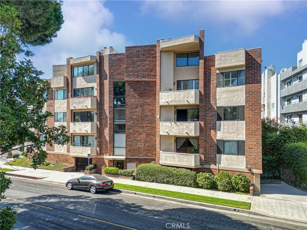1567 Westholme - Photo 0