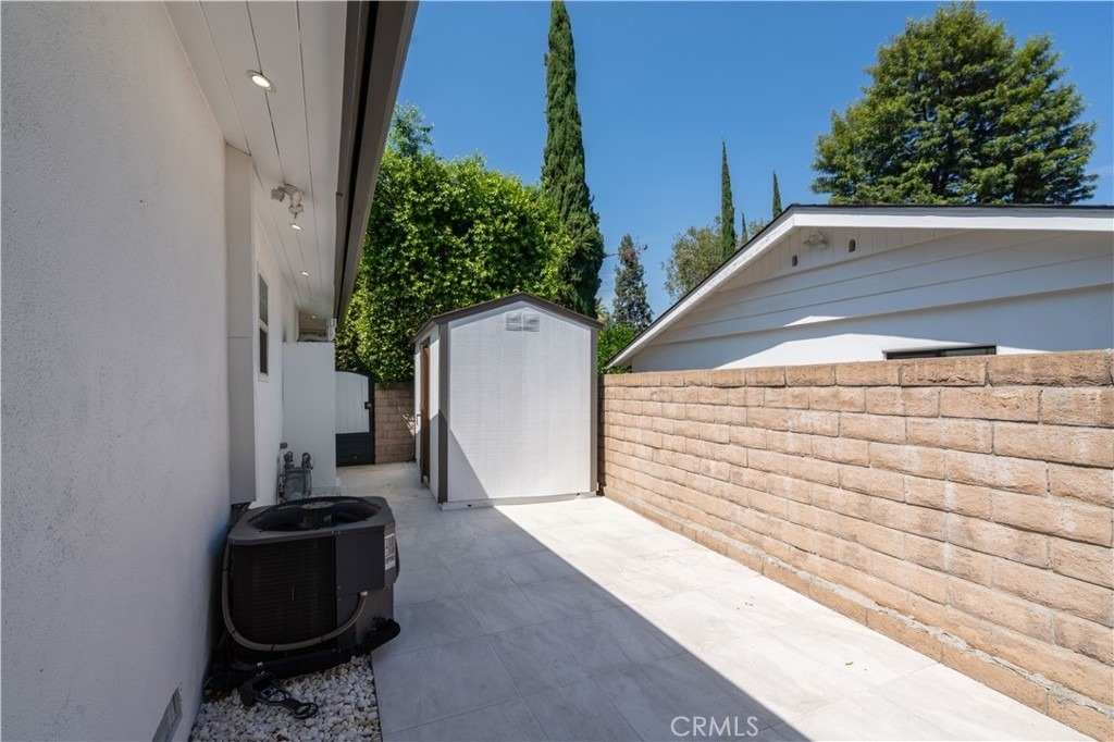 19308 Lemarsh Street - Photo 33
