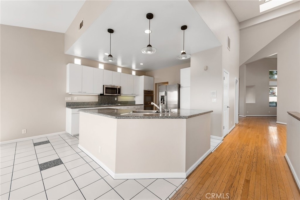 1536 Silver - Photo 11