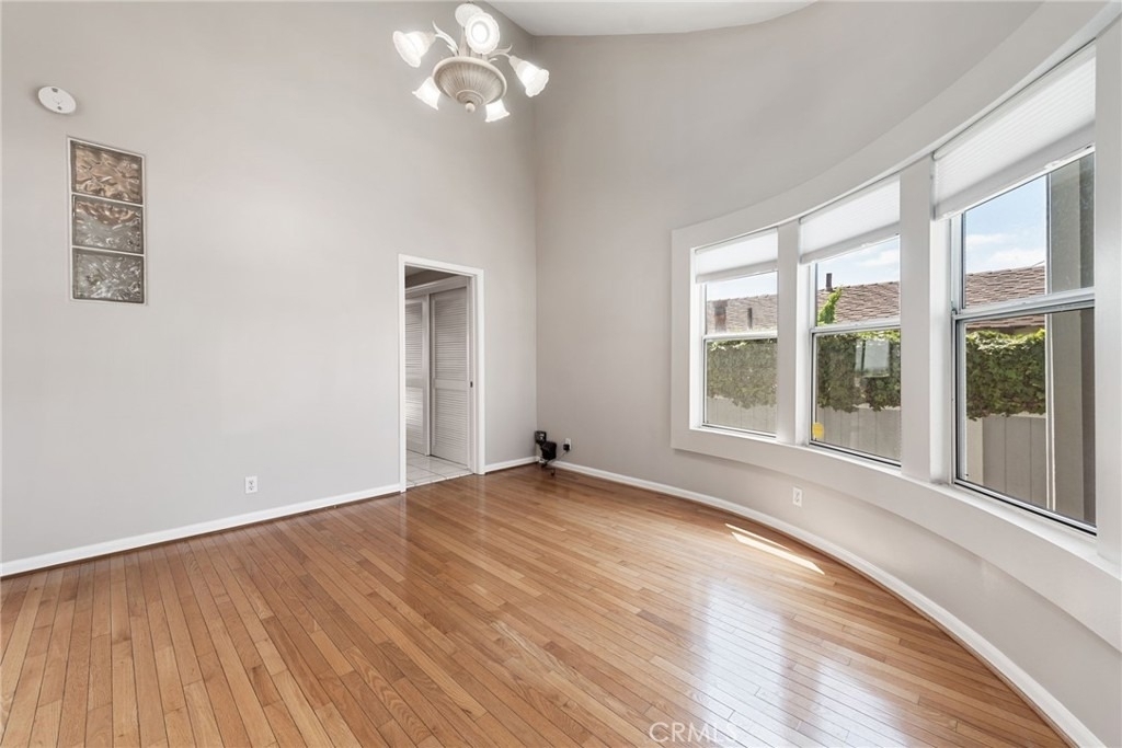 1536 Silver - Photo 5