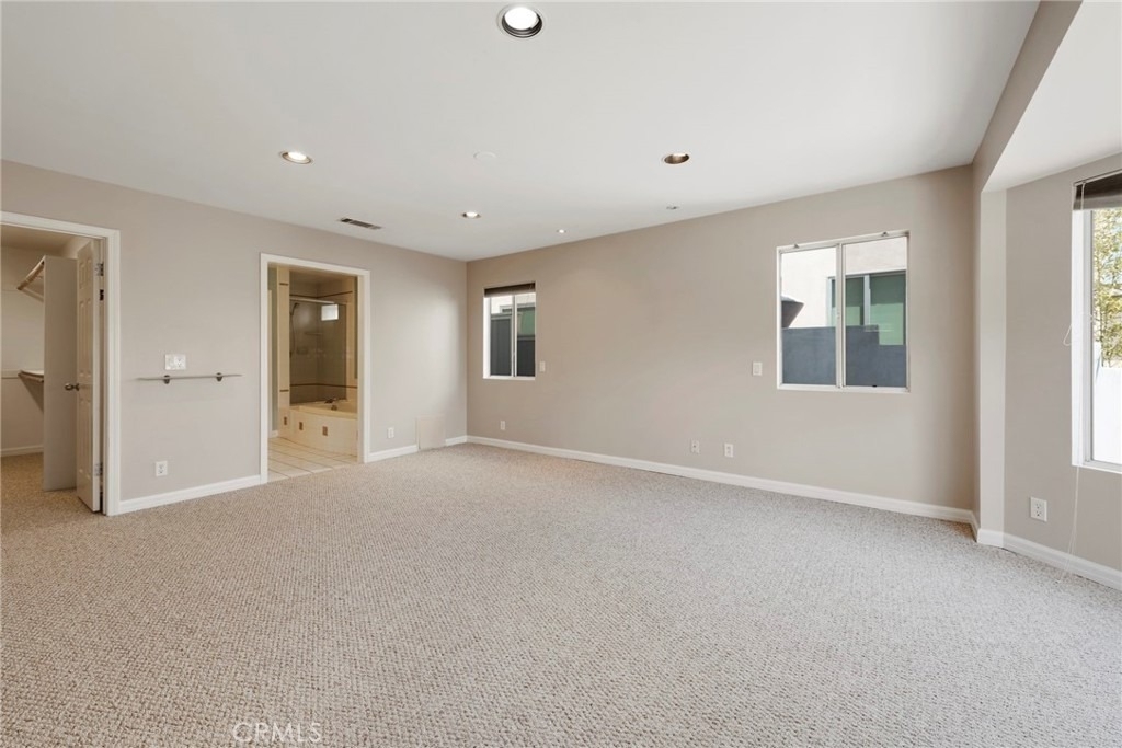 1536 Silver - Photo 15