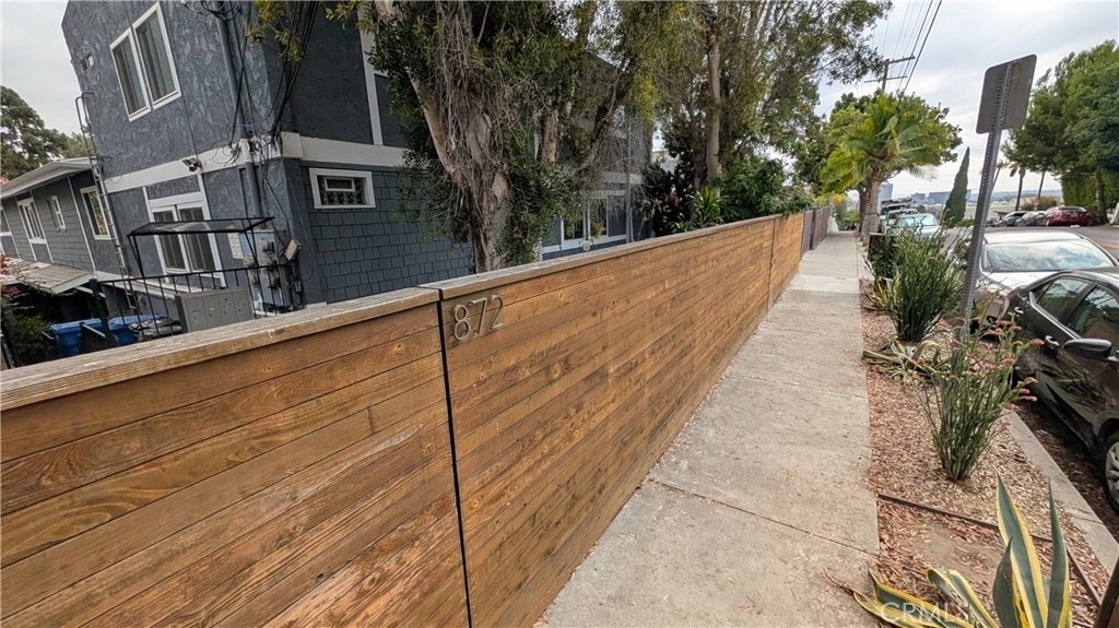 872 Lucile Avenue - Photo 2
