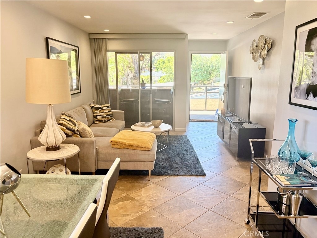 510 N Villa Court - Photo 10