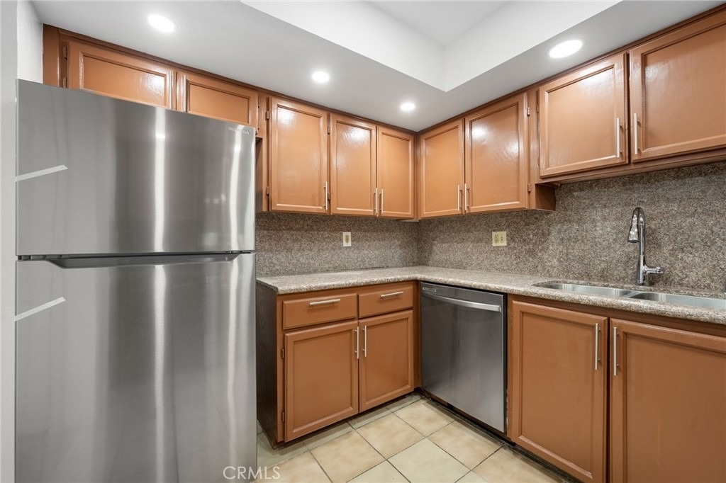 116 W Maple - Photo 13