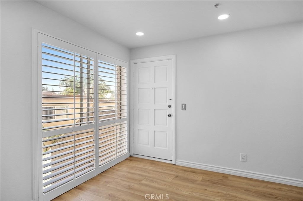 116 W Maple - Photo 4