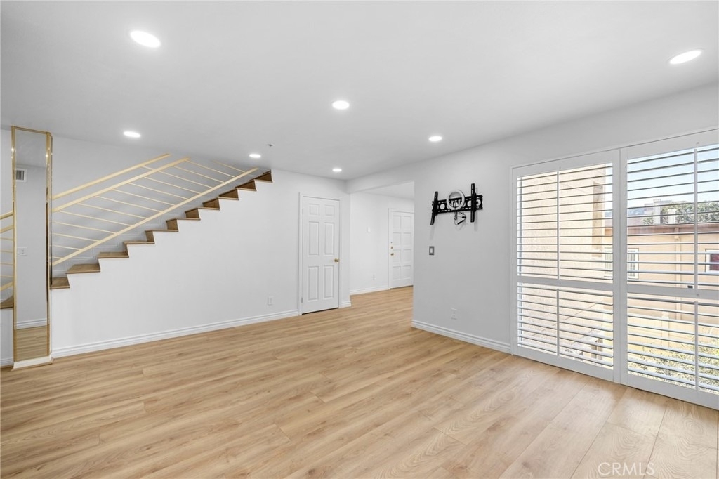 116 W Maple - Photo 8