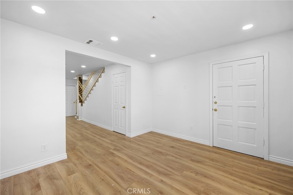 116 W Maple - Photo 11