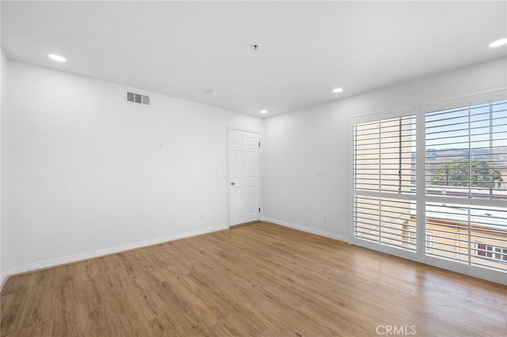 116 W Maple - Photo 18