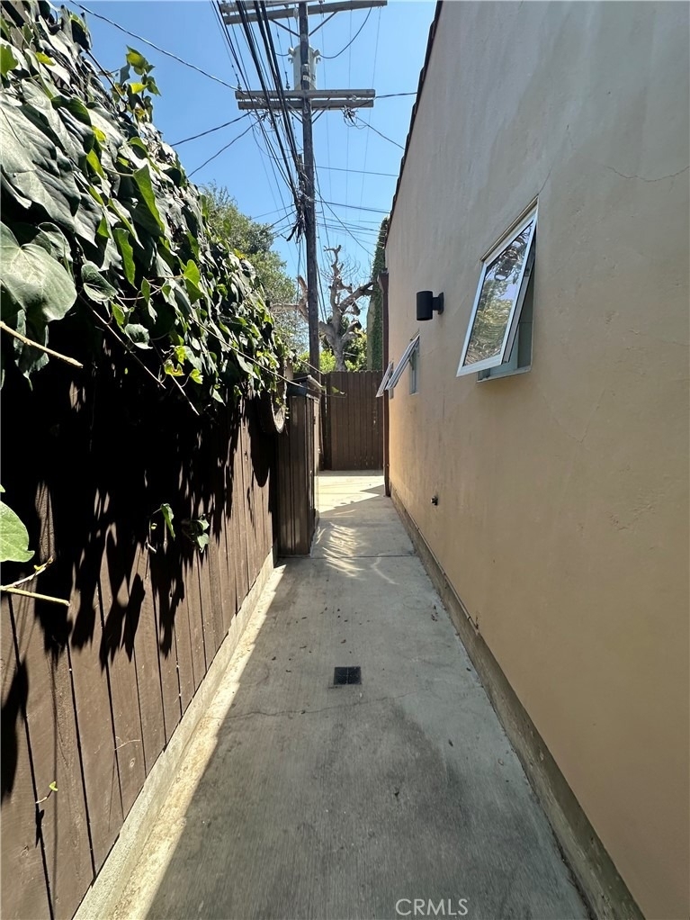 1046 S Hudson Avenue - Photo 6