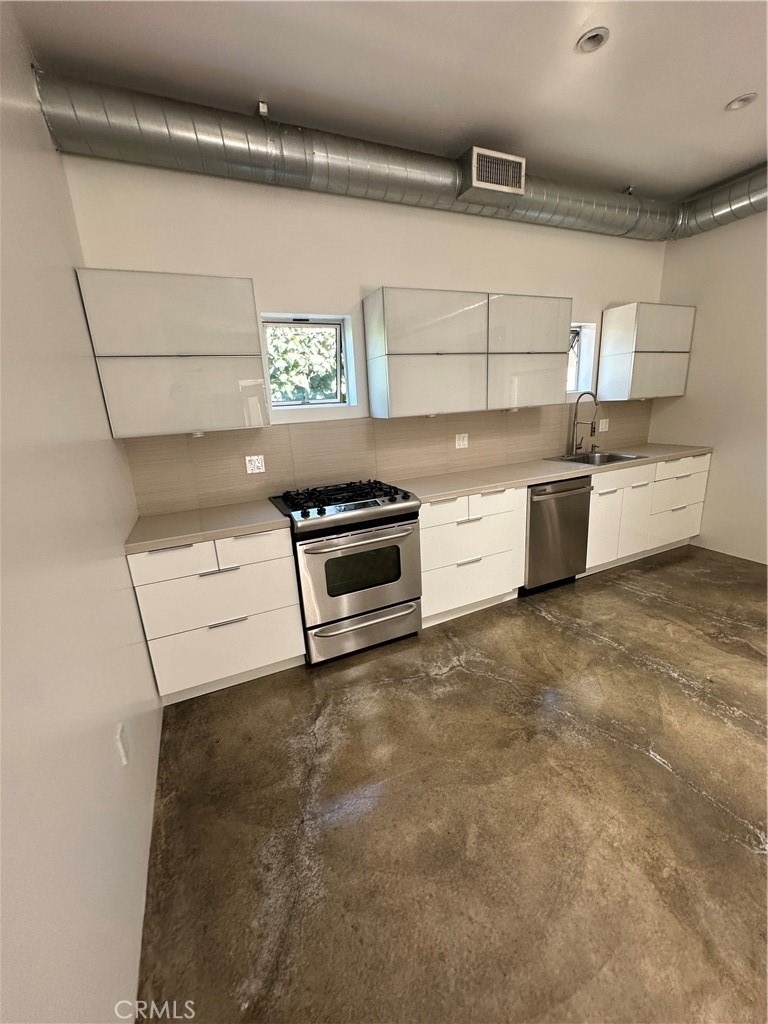 1046 S Hudson Avenue - Photo 3