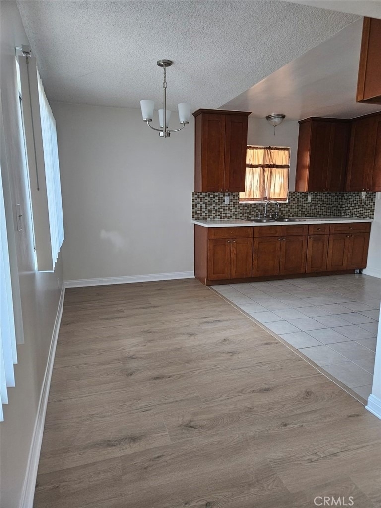 124 W Cherry - Photo 2
