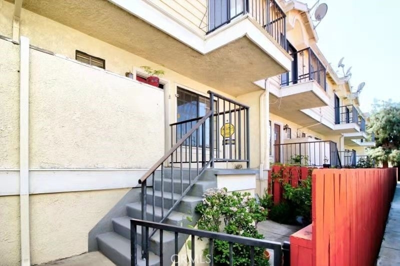 2411 S Baldwin Avenue - Photo 1