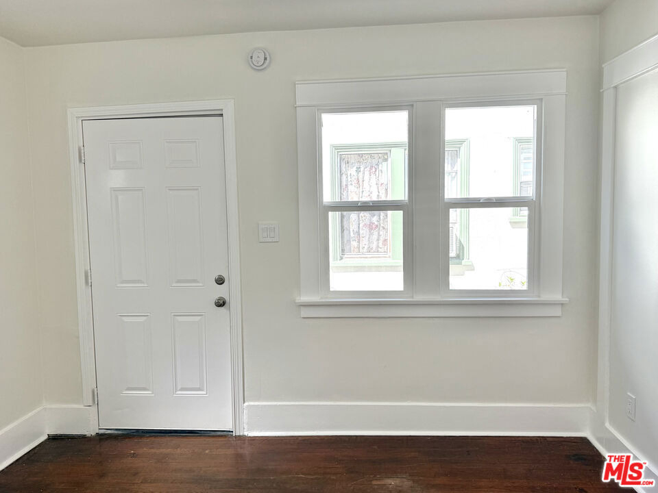 1806 9th Street - Photo 3