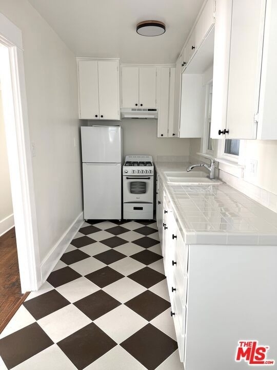 1806 9th Street - Photo 0