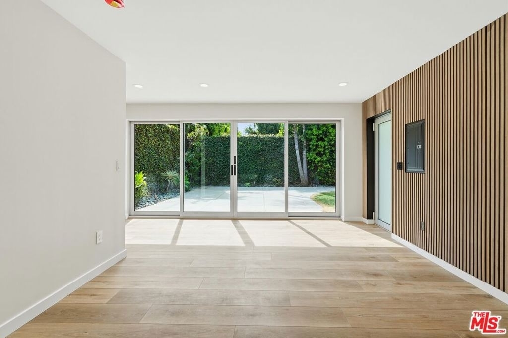 460 La Jolla Avenue - Photo 1