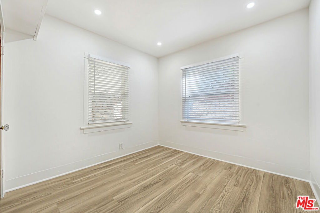 316 Crane Boulevard - Photo 7