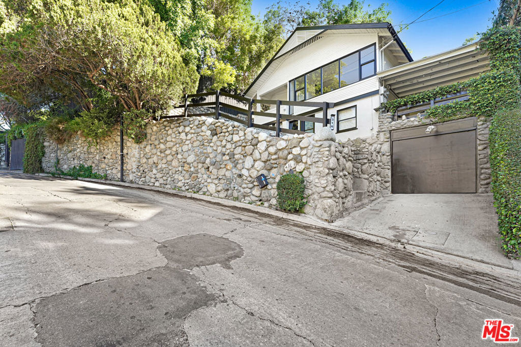 316 Crane Boulevard - Photo 11