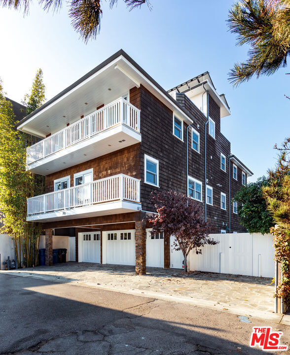 702 Pacific Ave. - Photo 0