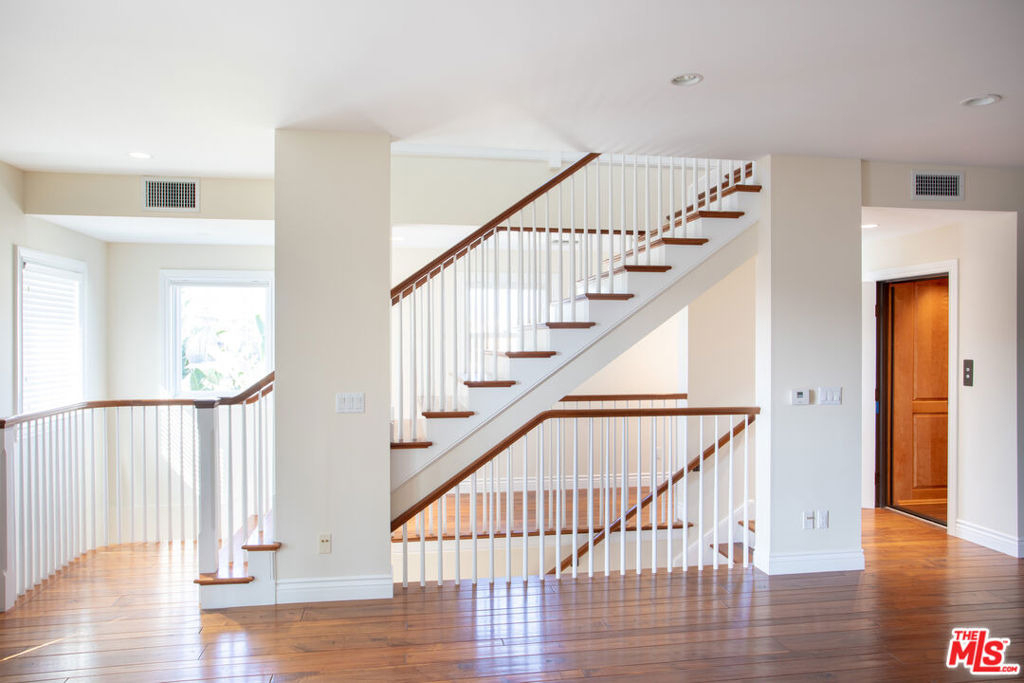 702 Pacific Ave. - Photo 9