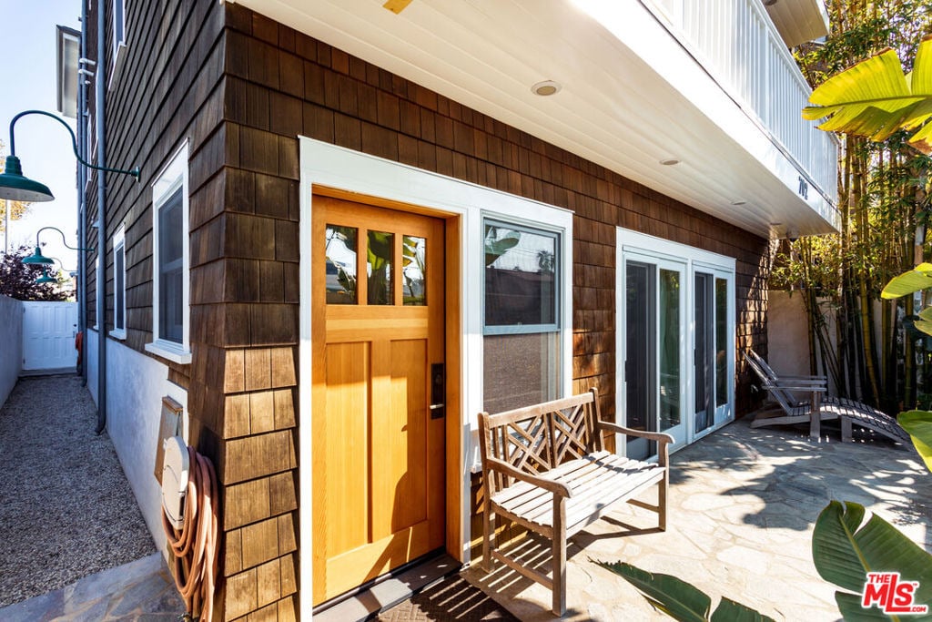 702 Pacific Ave. - Photo 2
