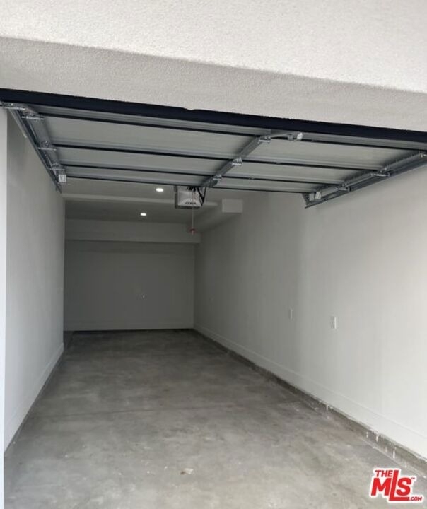 212 E 29th Street - Photo 6