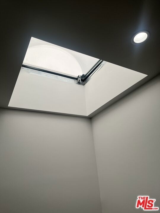 212 E 29th Street - Photo 11