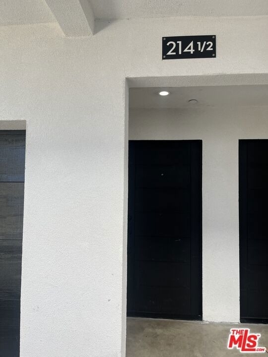 212 E 29th Street - Photo 2
